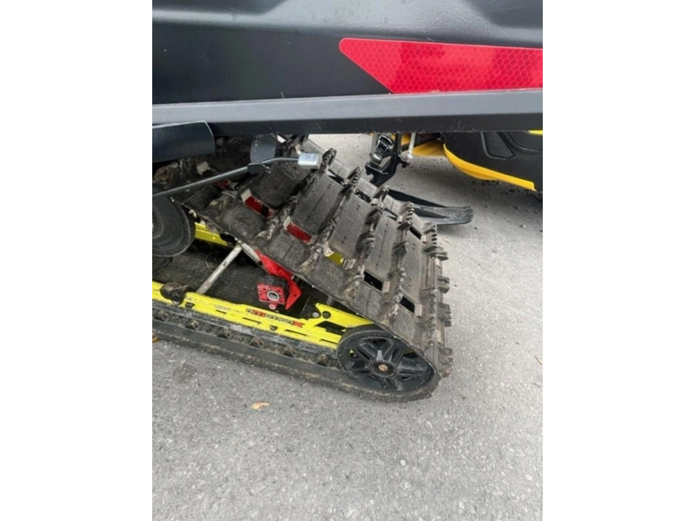 2022 Ski-doo Renegade® X-rs® Rotax® 850 E-tec® Ss Ripsaw 1.25 Yellow_lcd
