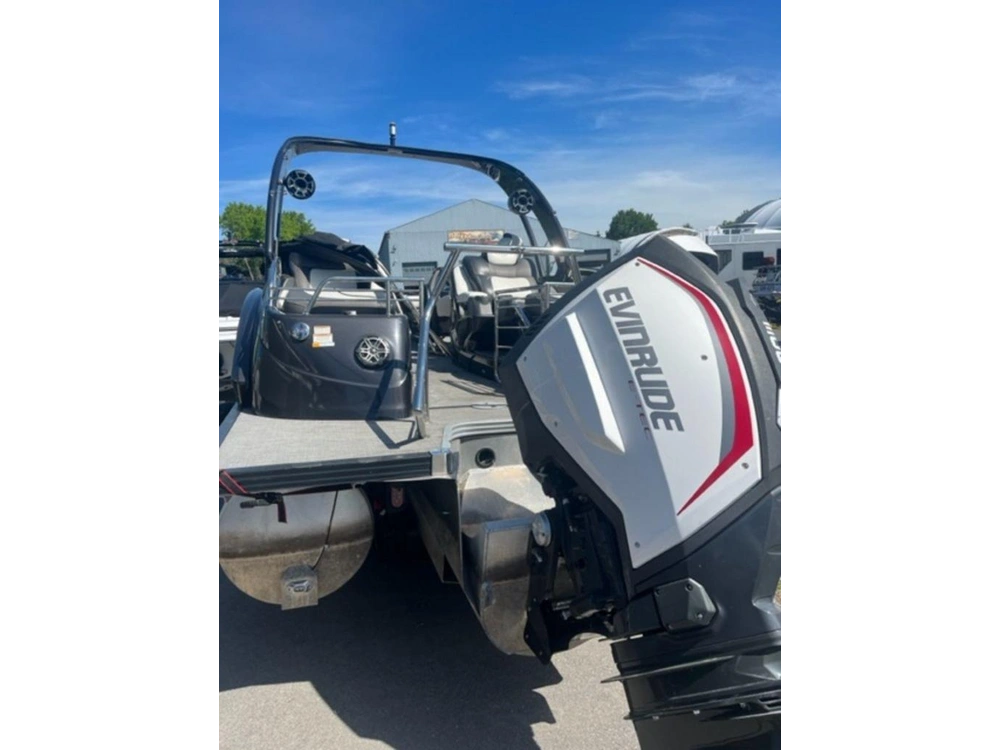 2017 Manitou 25 X-plode Xt Shp