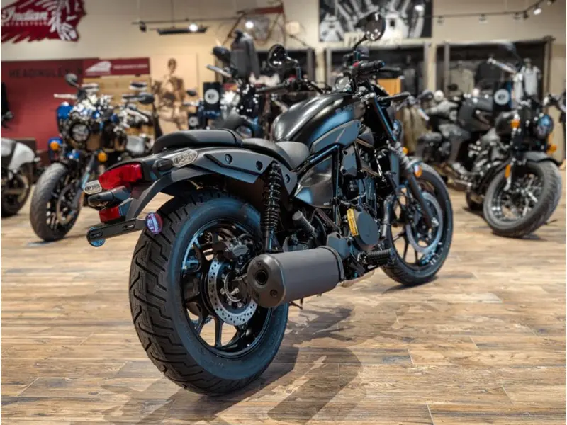 2025 Kawasaki Eliminator 500 SE // Metallic Matte Carbon Gray/Flat Ebony thumbnail 11