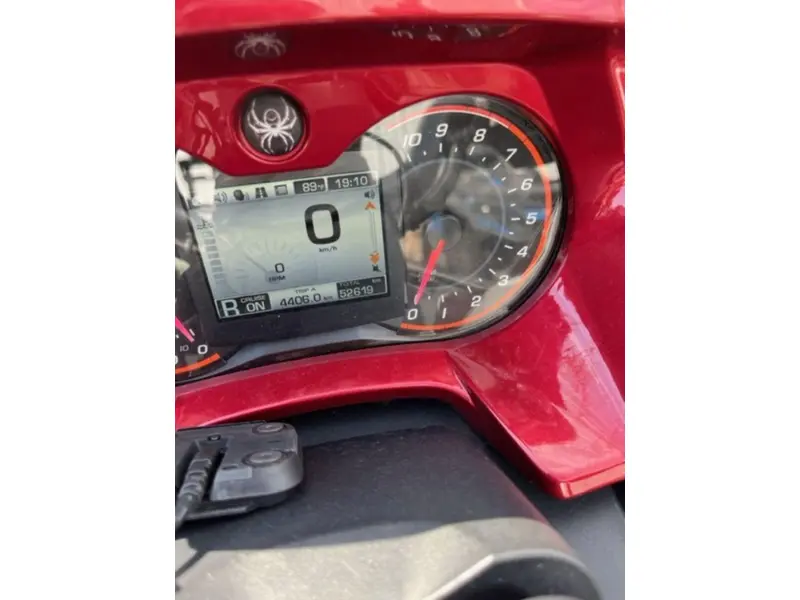 2017 Can-Am Spyder® F3-T 6-Speed Semi-Automatic (SE6)