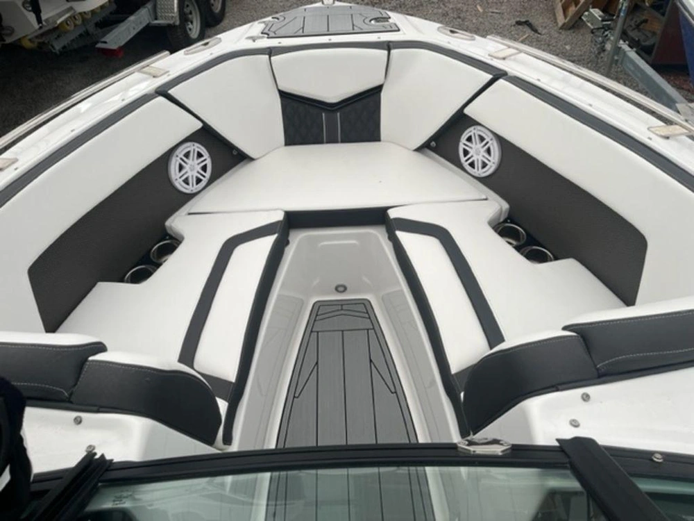 2024 Monterey Boats 238ss