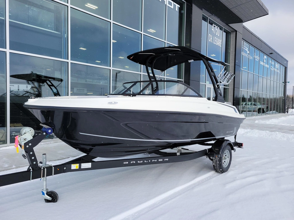 Bayliner Vr4 2023 alt