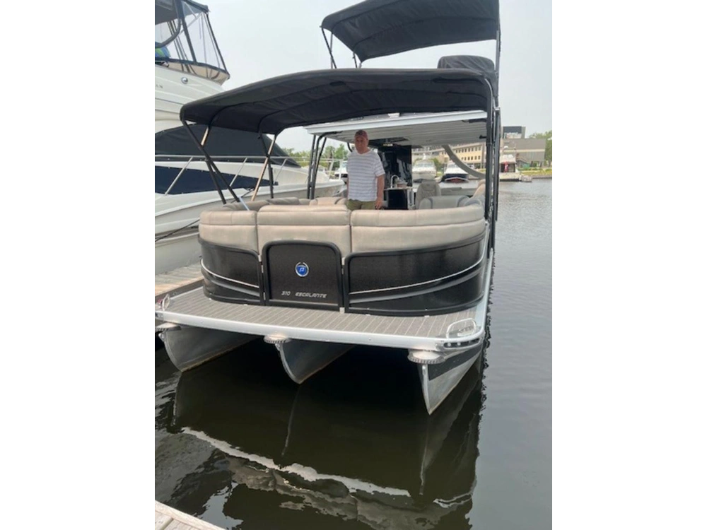 2021 Premier 310 Escalante