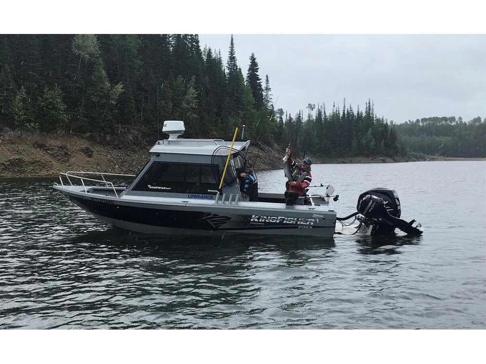 2025 Kingfisher 2025 Escape Ht