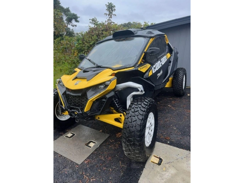 2024 Can-am Maverick R X Rs With Smart-shox Carbon Black & Neo Yellow