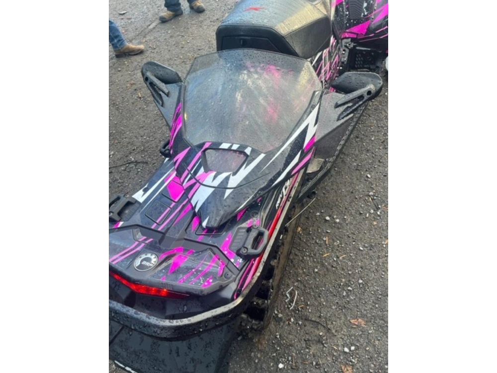 2023 Ski-doo Renegade® X® 900 Ace™ Turbo R Ripsaw 1.25_ 7.8" / Black