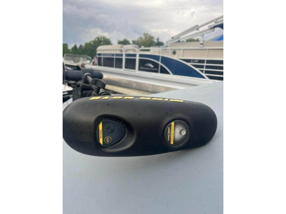 2013 Crestliner Raptor 2050