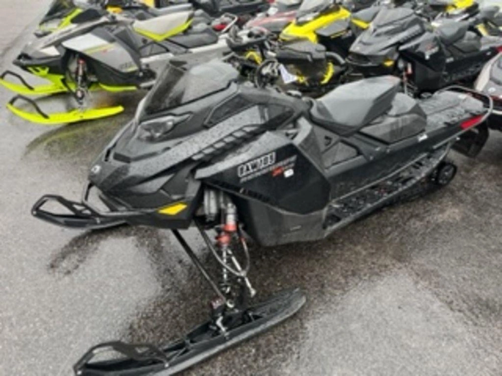 2023 Ski-doo Renegade® X-rs® 850 E-tec® Rip. 1.25_smart-s & Tx_10.25" / Blk