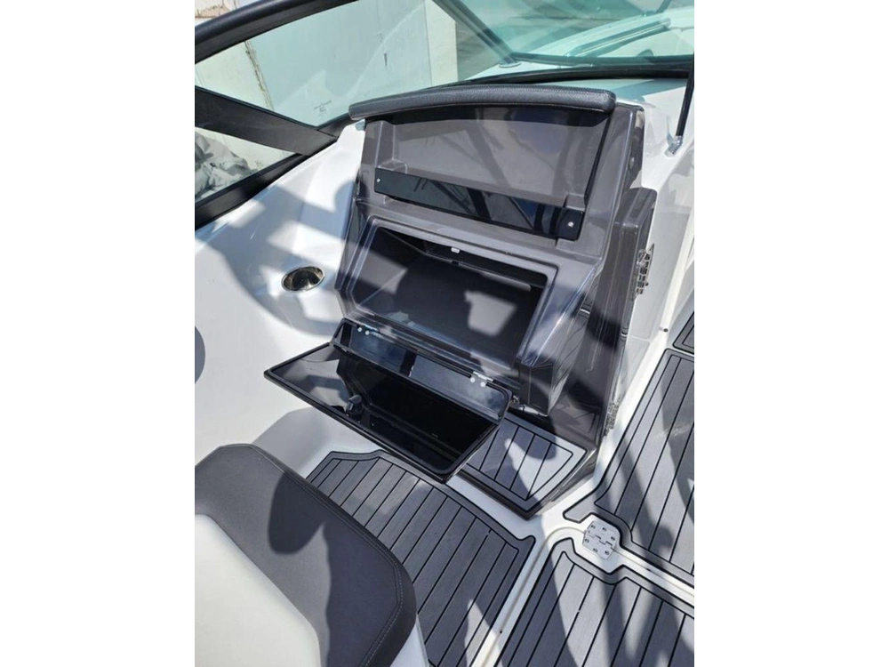 2018 Monterey Boats M-45
