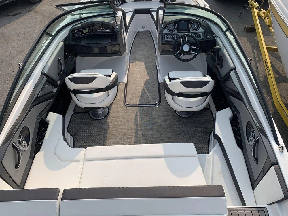 2018 Monterey Boats 218ss