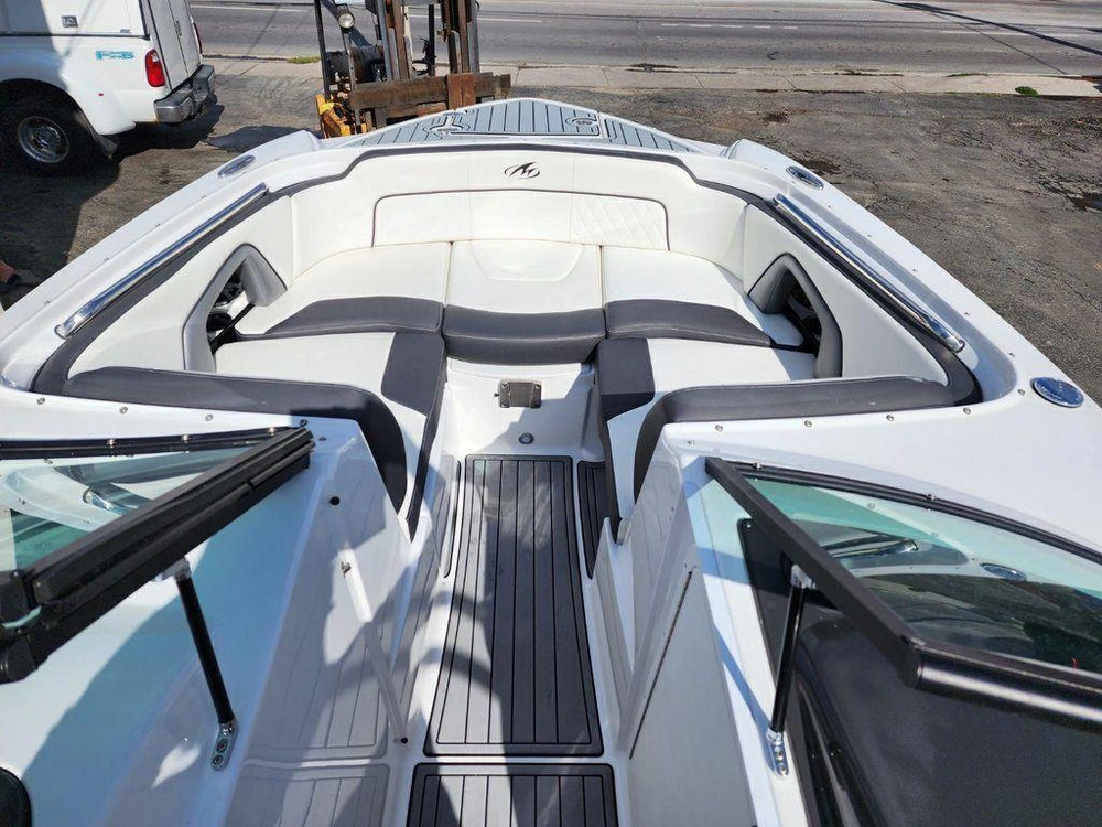 2018 Monterey Boats M-45