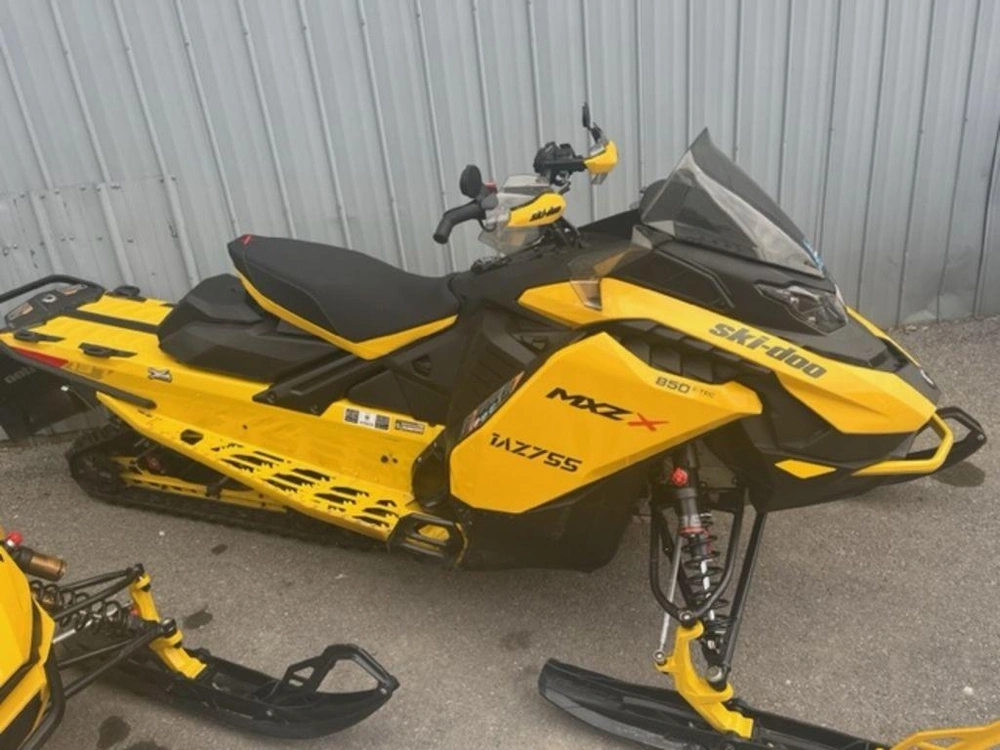 2024 Ski-doo Mxz® X® Rotax® 850 E-tec 137 Ice R. Xt 1.5 10.25 In Yellow