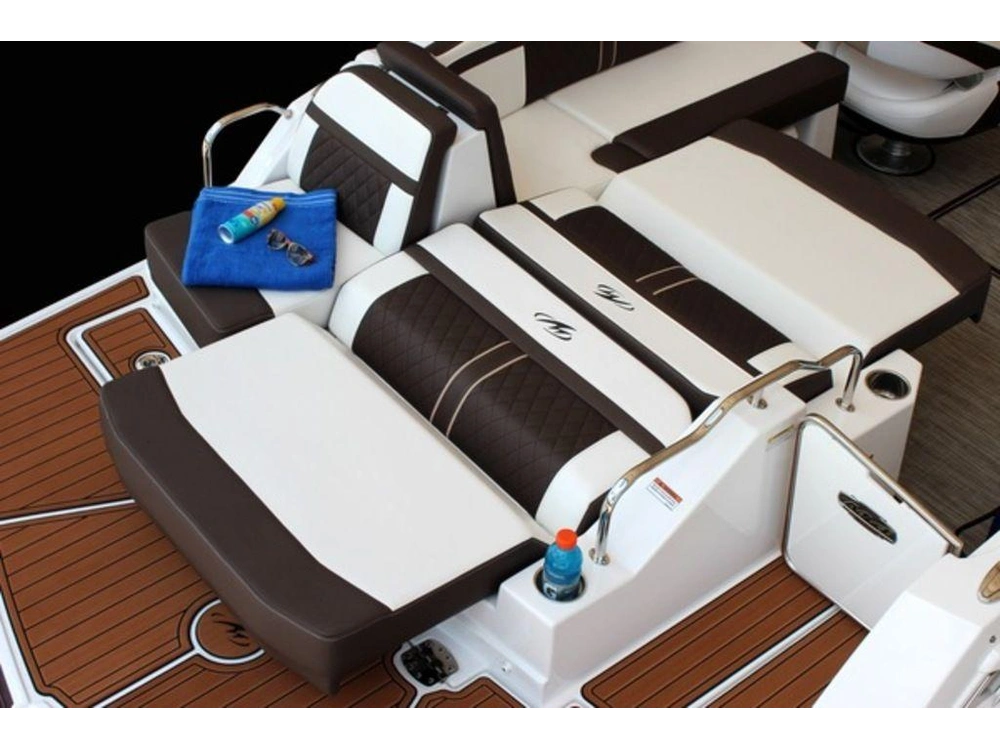 2023 Monterey Boats M4