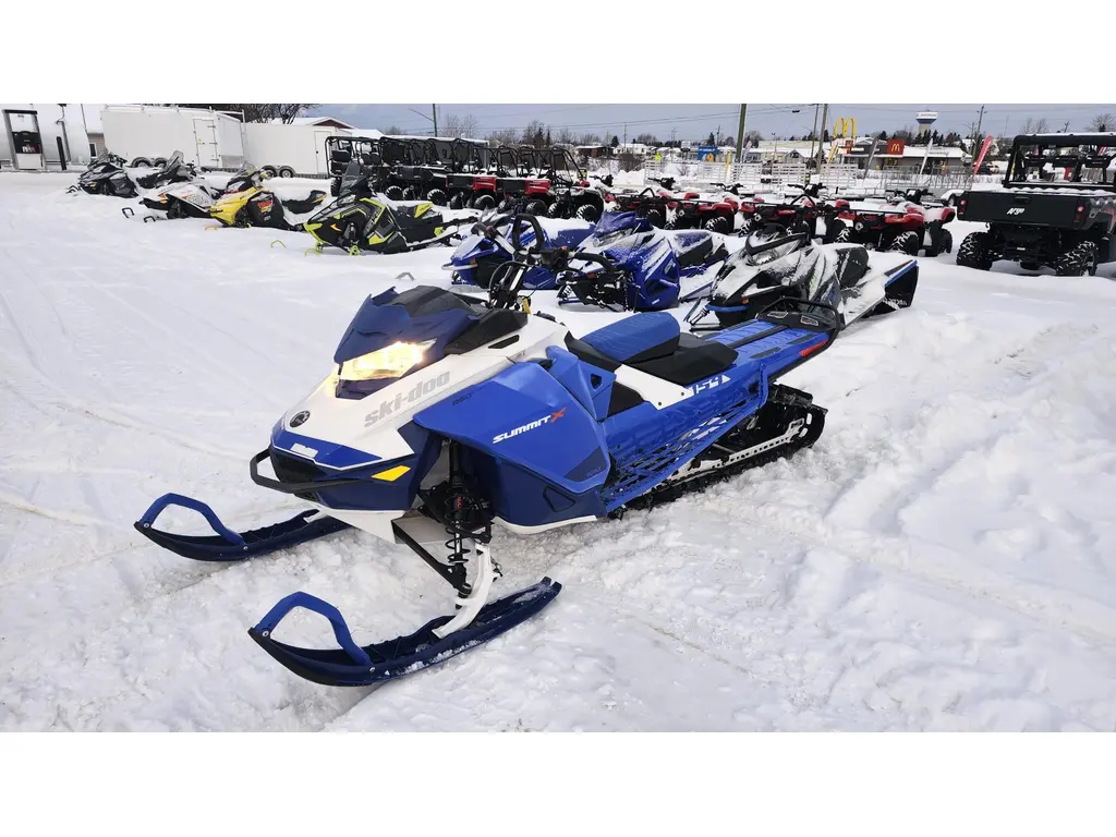 2021 Ski-Doo SUMMIT X 850 154 2.5