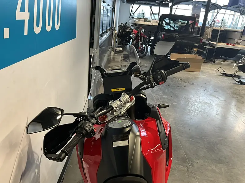 2024 MV Agusta Enduro Veloce EAS thumbnail 4