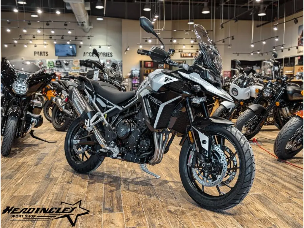 2025 Triumph Tiger 900 GT Pro Snowdonia White