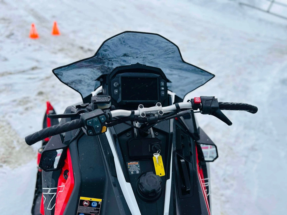 Polaris Patriot Boost Indy Vr1 129 S23tkv8ms 2023 alt