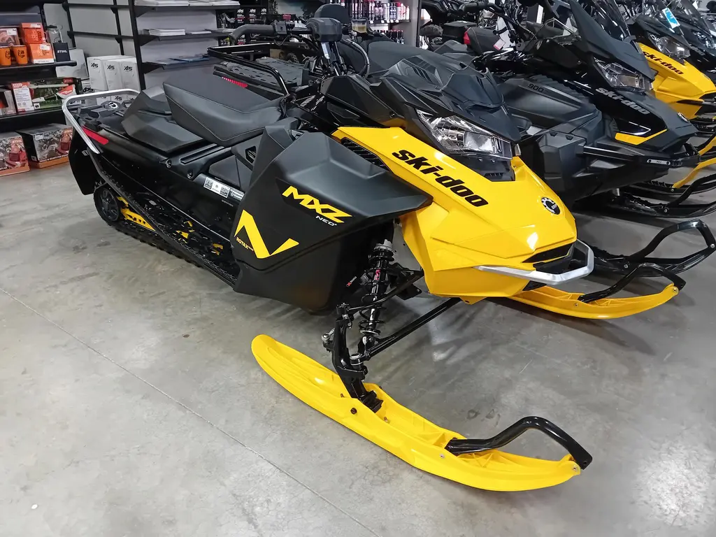 Ski-Doo MXZ NEO + 2023