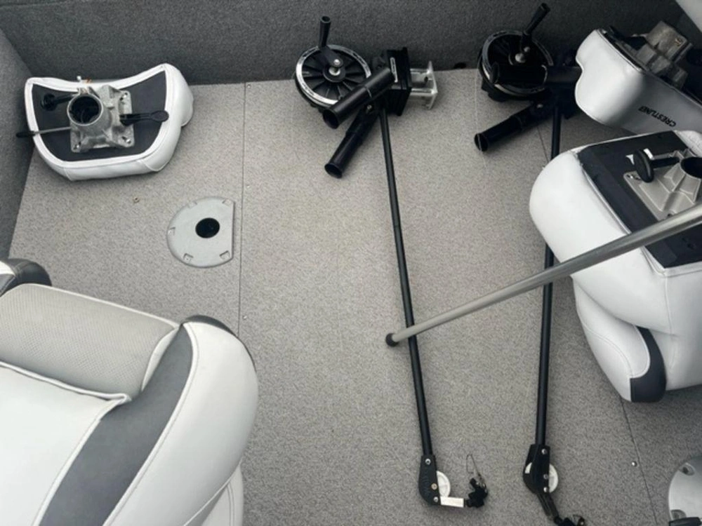 2013 Crestliner Raptor 2050