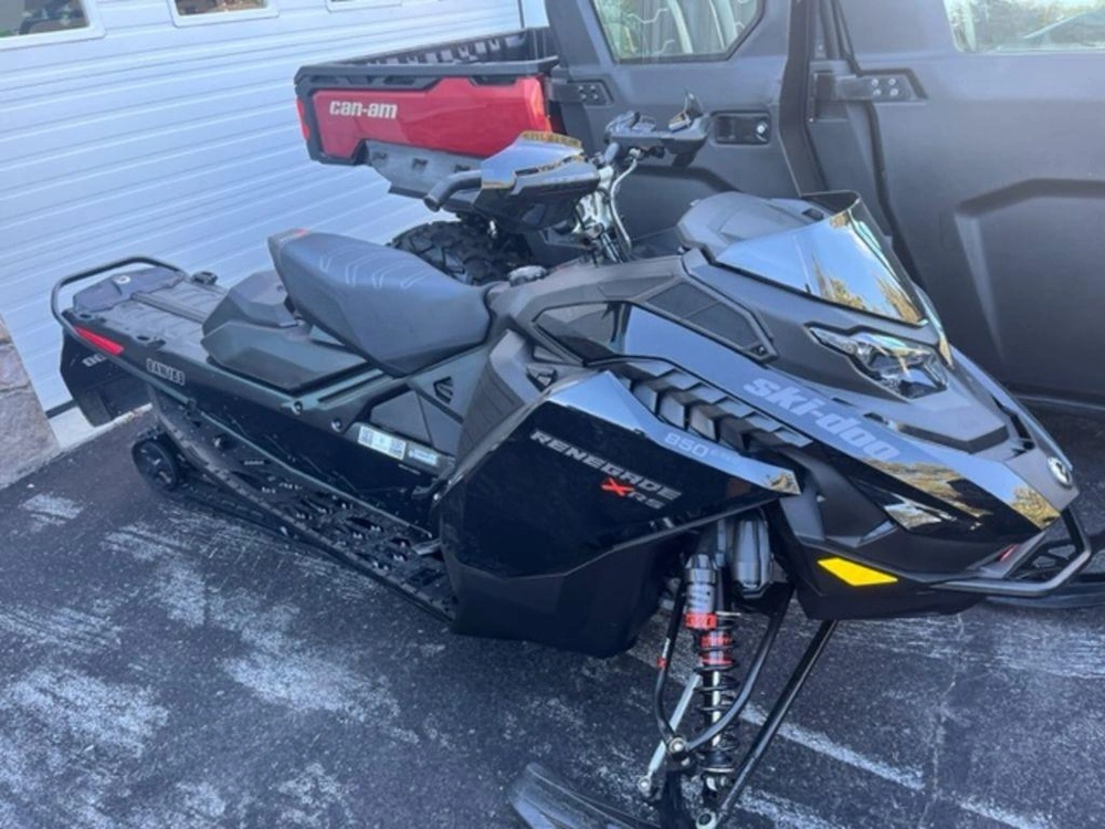 2023 Ski-doo Renegade® X-rs® 850 E-tec® Rip. 1.25_smart-s & Tx_10.25" / Blk