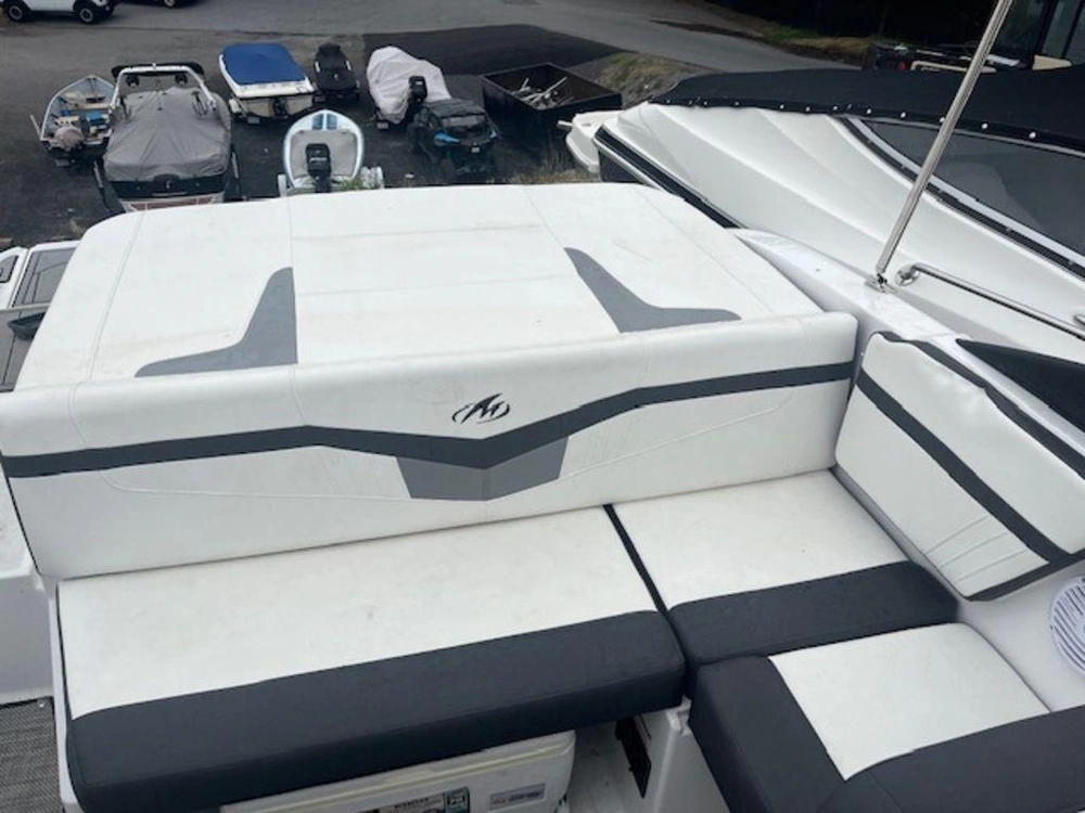 2020 Monterey Boats M-20