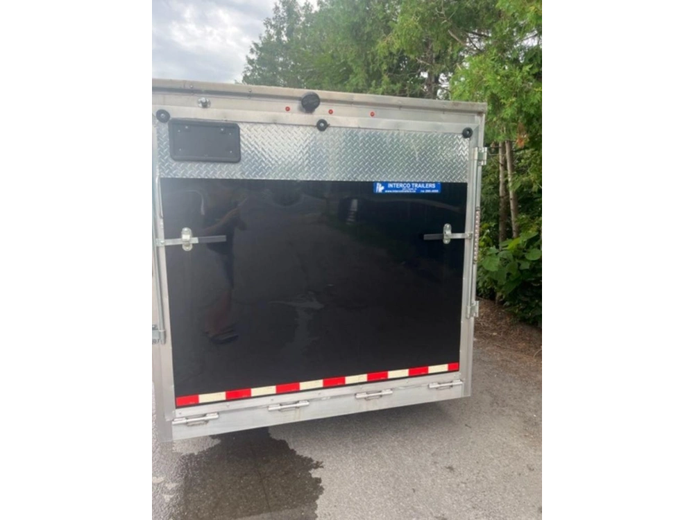 2022 Weberlane Enclosed Snowmobile W721sactw