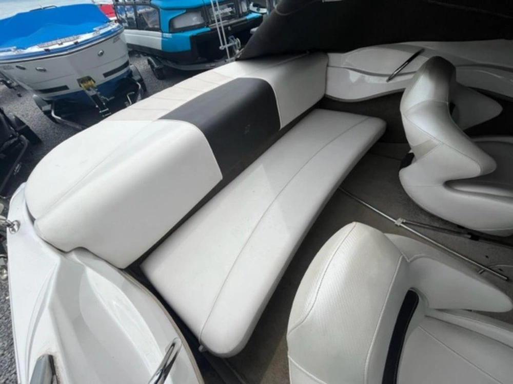 2011 Four Winns 180