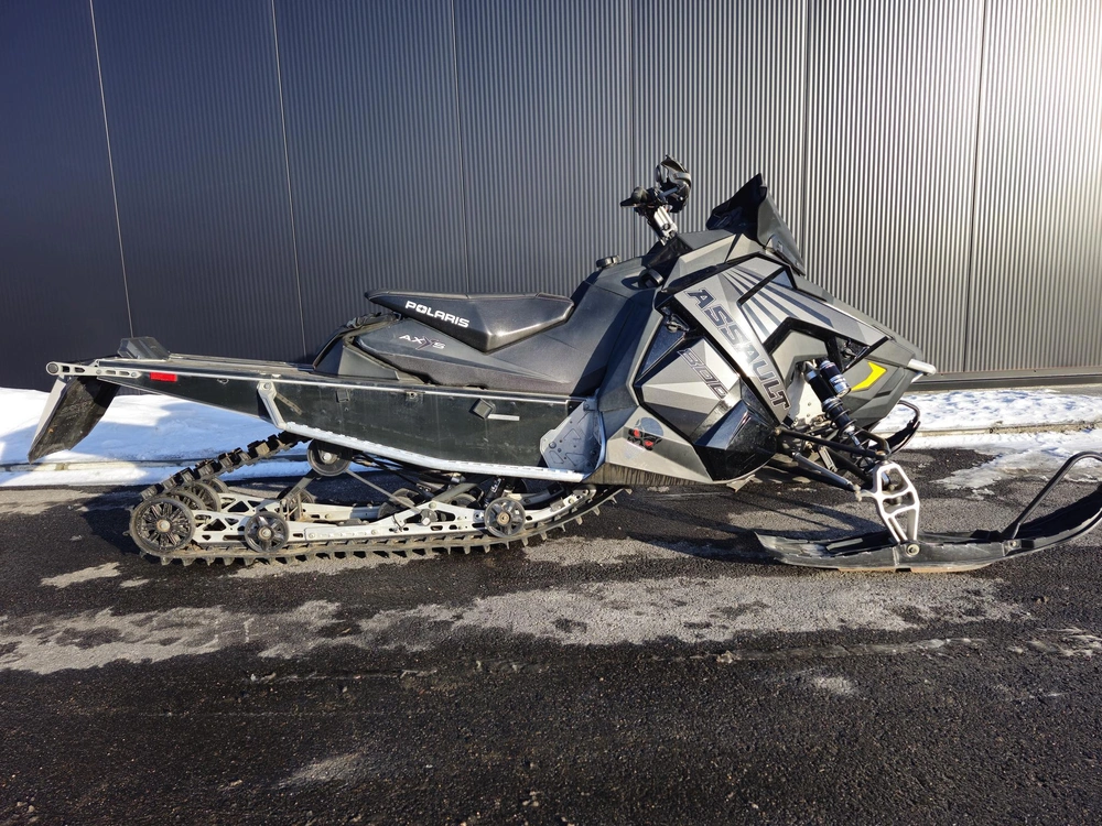 Polaris Assault 800 144 2017 alt