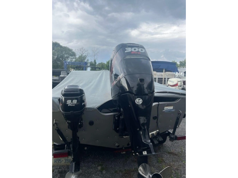 2013 Crestliner Raptor 2050