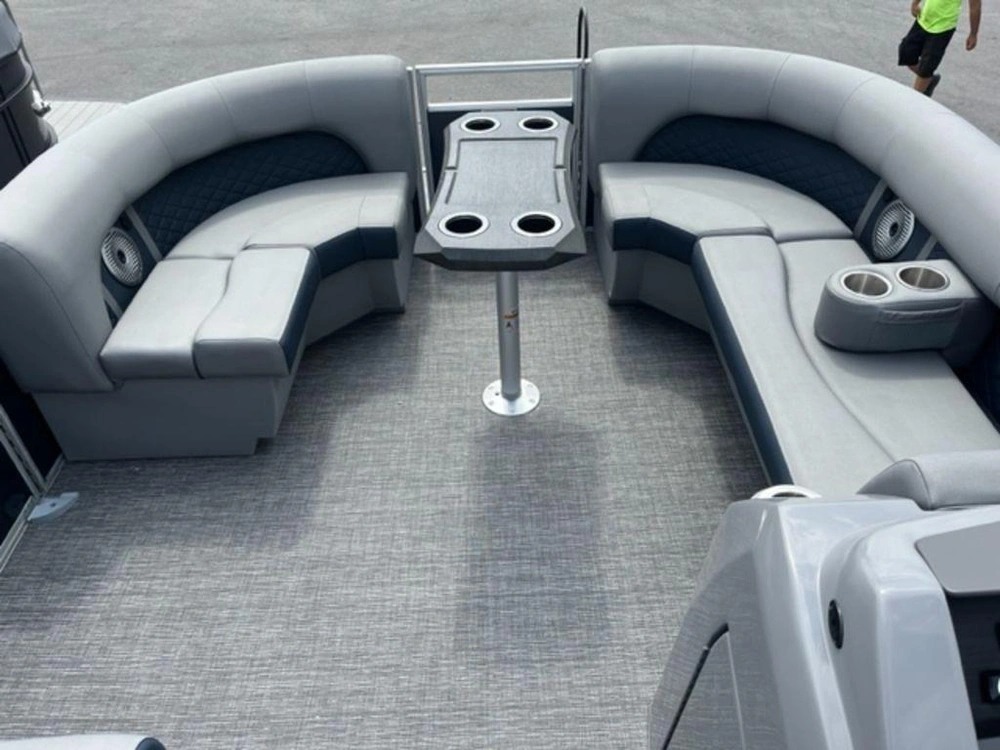 2025 Bennington Marine 21 Lsr