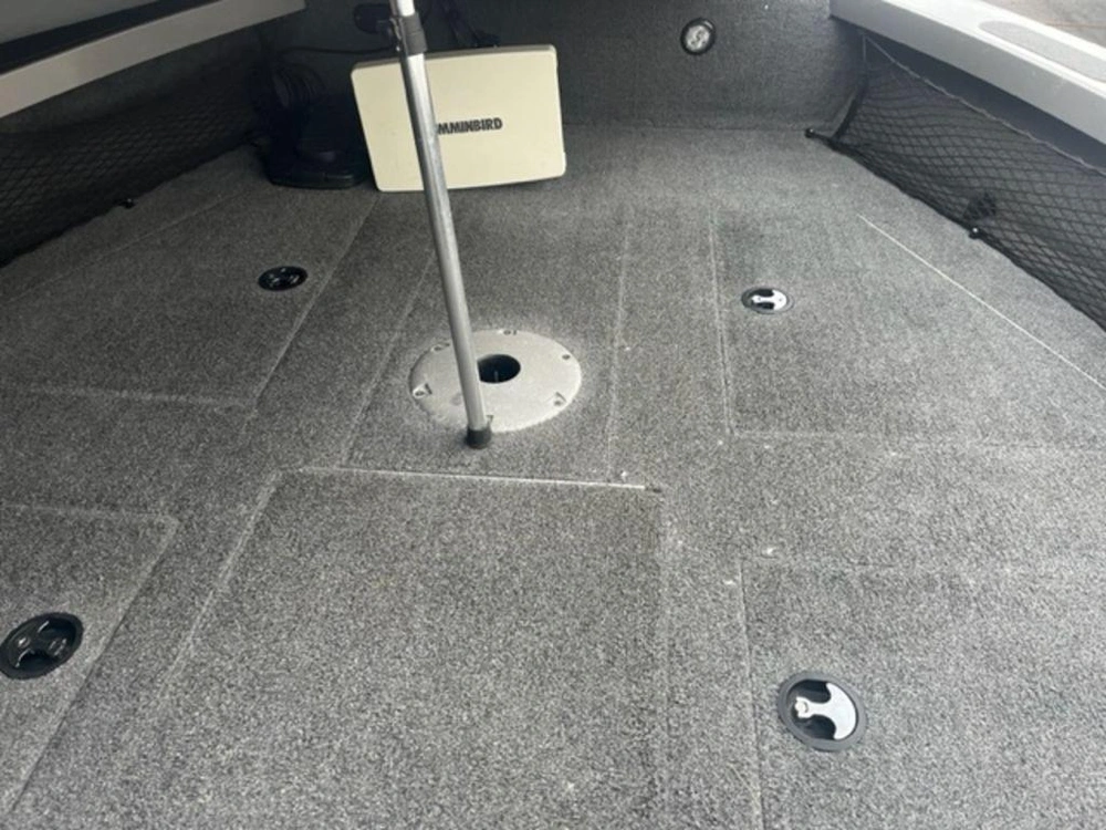 2013 Crestliner Raptor 2050