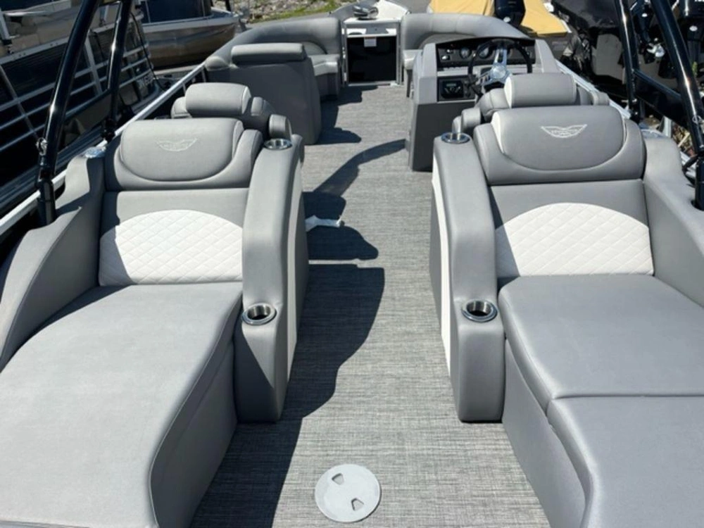 2025 Bennington Marine 23 Lcw