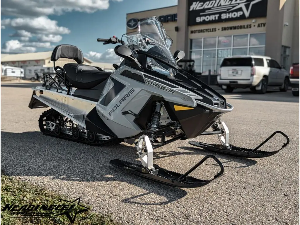 2025 Polaris 550 Voyageur LXT NorthStar Edition // Ghost Gray 