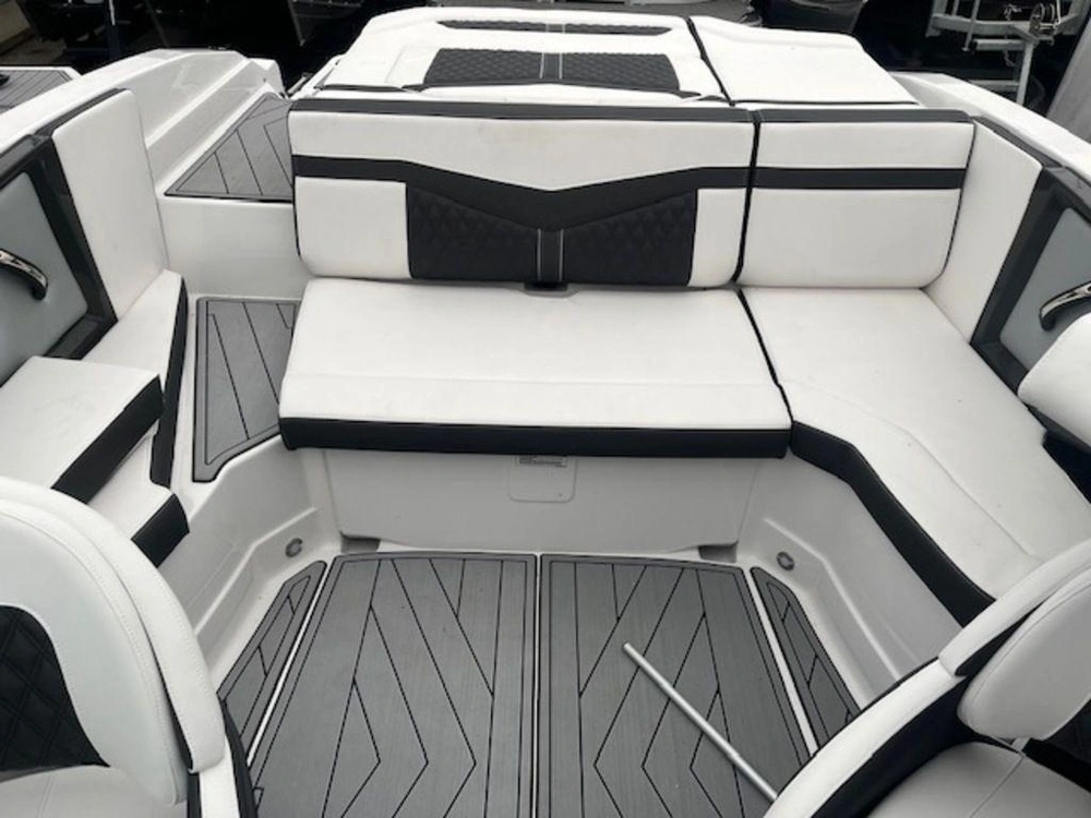 2024 Monterey Boats 238ss