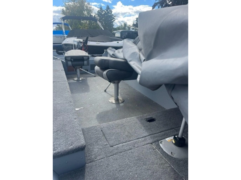 2016 Lund Boat Co Fury 1600 Tiller