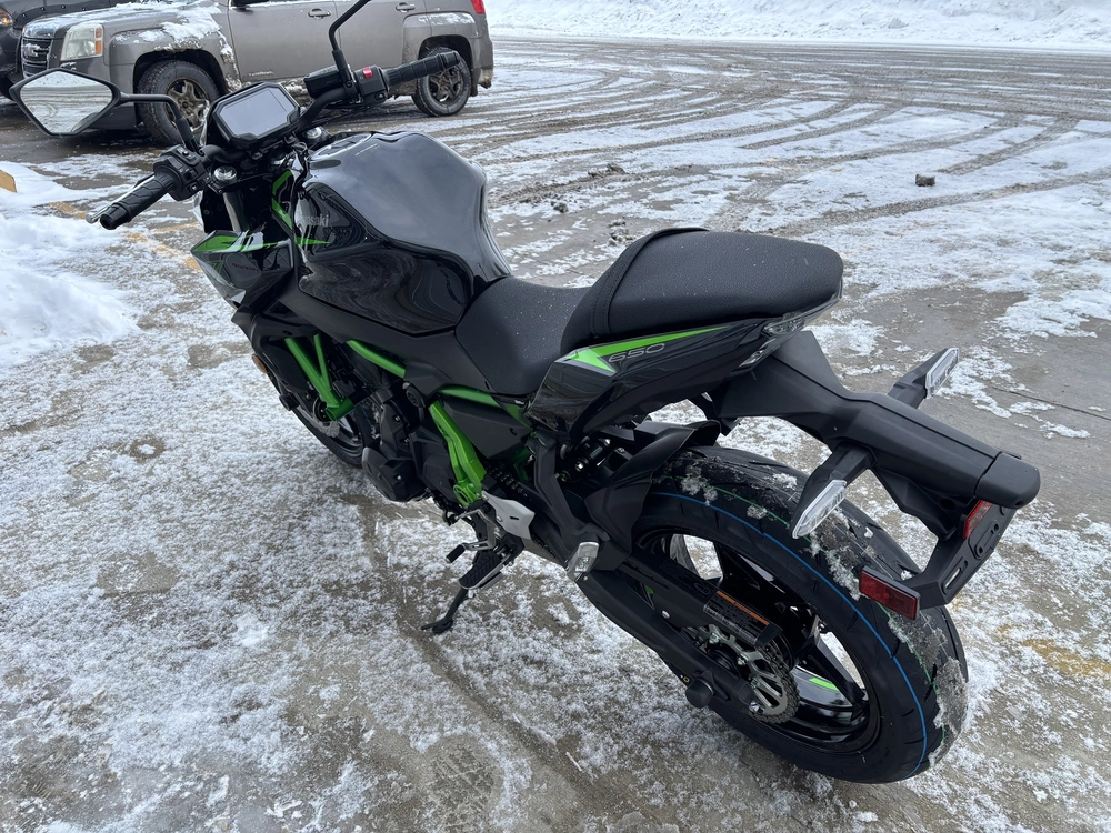 Kawasaki Z650 Abs 2025 alt