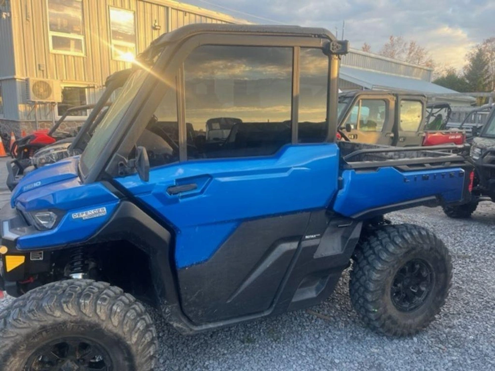 2023 Can-am Defender Limited Hd10