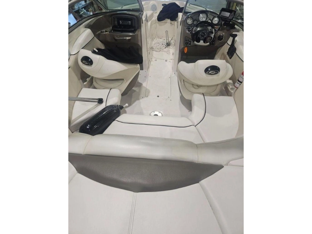 2006 Rinker Boat Co 226