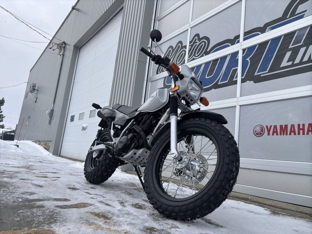 Yamaha Tw200 2025 alt