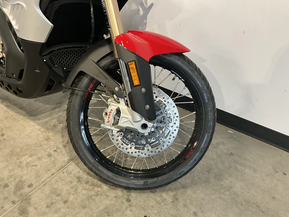 Mv Agusta Enduro Veloce Eas 2024 alt