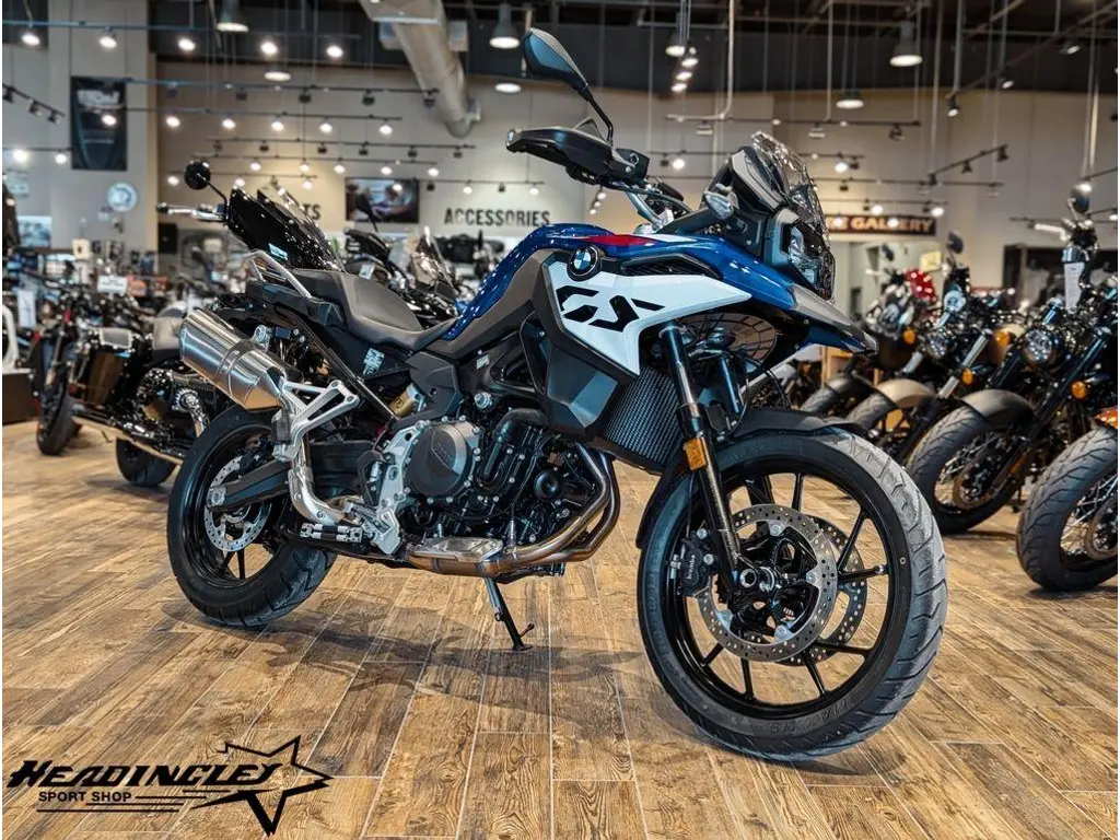 2024 BMW F 800 GS // Racing Blue Metallic 