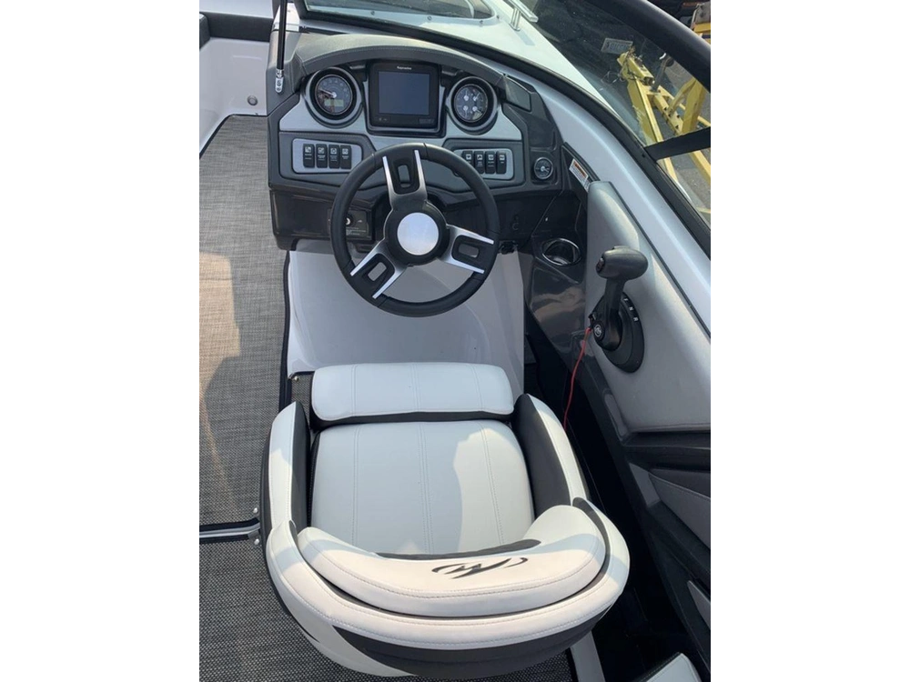 2018 Monterey Boats 218ss