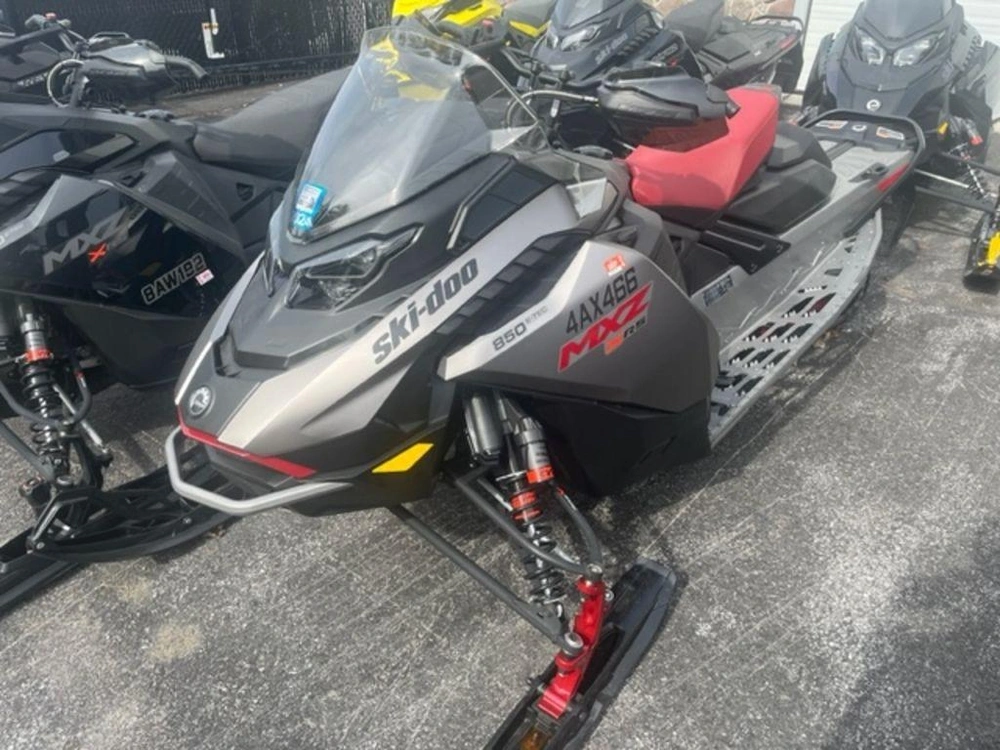2023 Ski-doo Mxz® X-rs® Rotax® 850 E-tec Ice R_10.25"_smart-s & Tx / Red