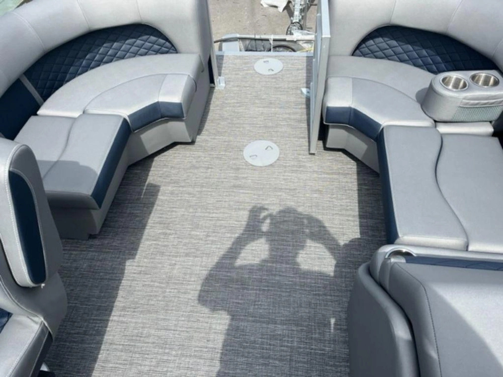 2025 Bennington Marine 21 Lsr