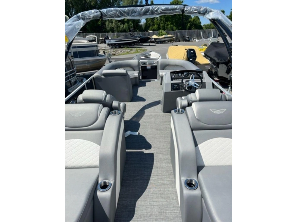 2025 Bennington Marine 23 Lcw