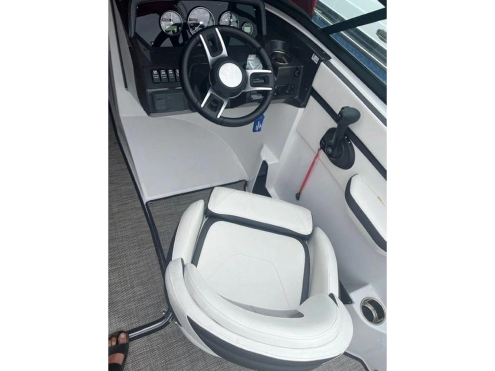 2020 Monterey Boats M-20