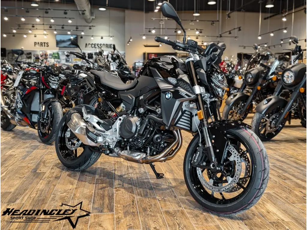 2024 BMW F 900 R // Triple Black 