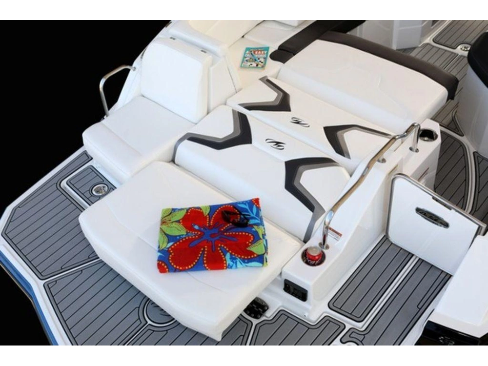 2023 Monterey Boats M6