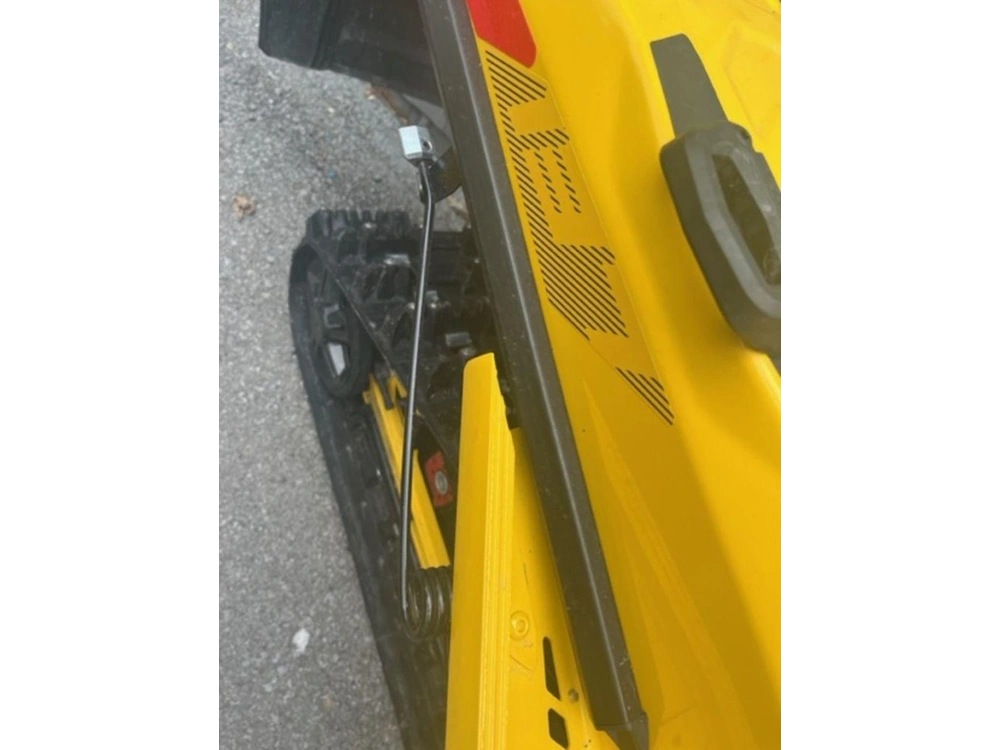 2024 Ski-doo Mxz® X® Rotax® 850 E-tec 137 Ice R. Xt 1.5 10.25 In Yellow