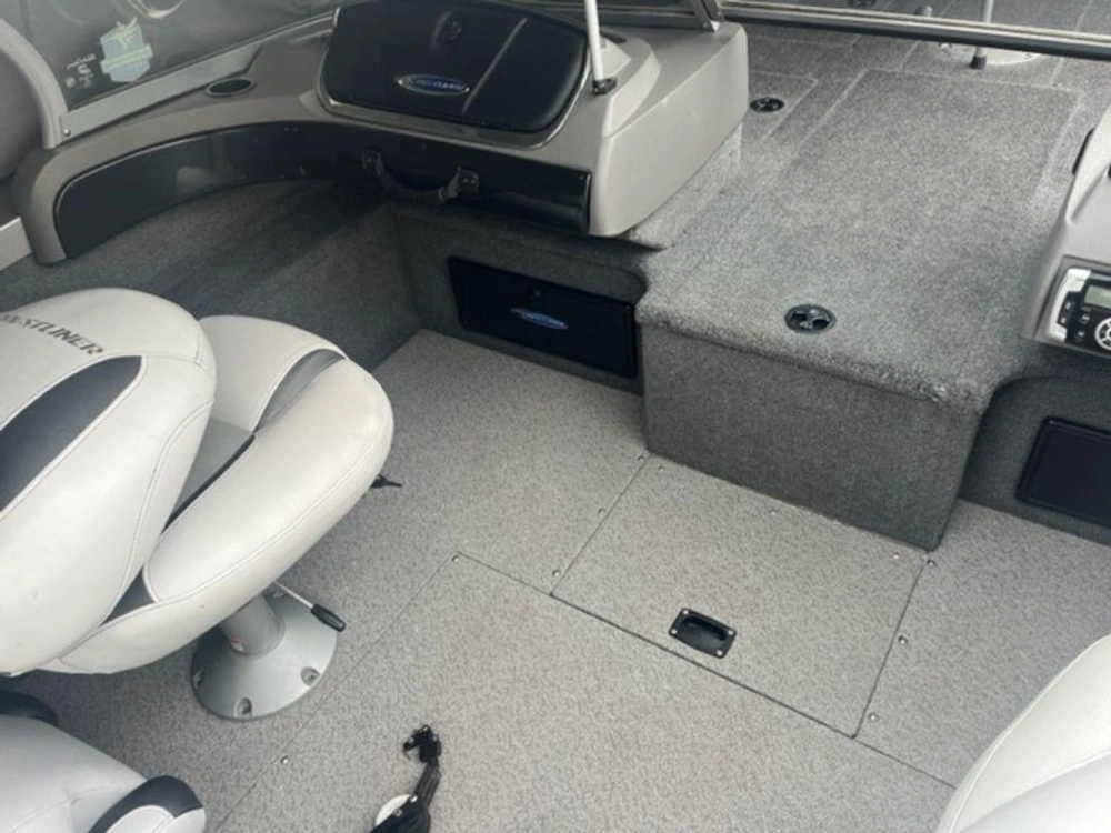2013 Crestliner Raptor 2050